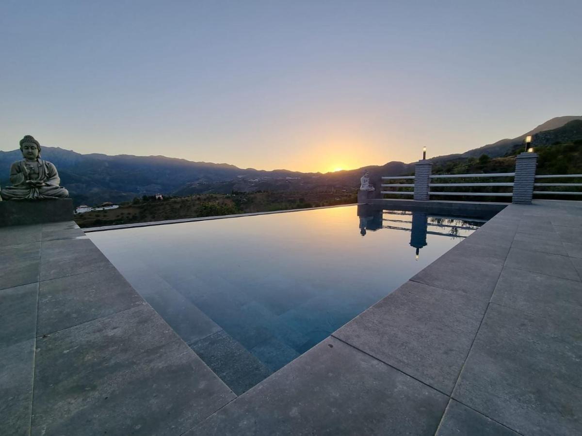 Готель Casa Eden - Mountain View, Infinity Pool Alozaina Екстер'єр фото